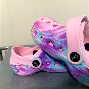 Crocs!! Cotton Candy Color (Pink & Purple), Size 6 kids (Like New)